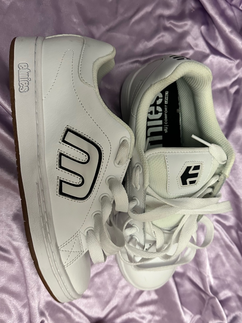 Etnies White Low-Top Skate shoes with Black Logo size 6.5
